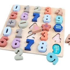 ⭕木製数字とアルファベットのパズル⭕の画像