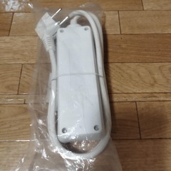  フランス式3口電源タップ（新品・未開封）300円の画像