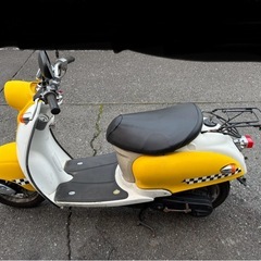 格安　ビーノ　ヤマハ　YAMAHA VINO  sa10j 宇多田ヒカル　モデル　限定　セル始動　原付　2スト　買い物　足の画像