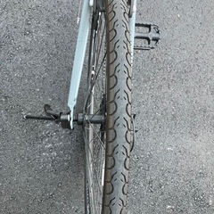 🟢【購入半年以内】クロスバイク　６段変速　譲渡証明書ありの画像