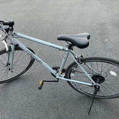 🟢【購入半年以内】クロスバイク　６段変速　譲渡証明書ありの画像