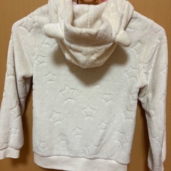 130センチ　白パーカーの画像