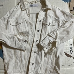 ZARA 白ジャケットの画像