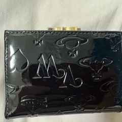 ヴィヴィアン三つ折り財布の画像