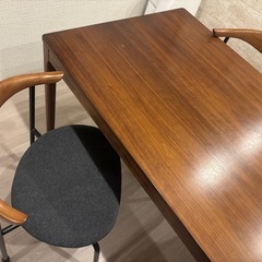 インテリアショップ　五点セット
ダイニングテーブルの画像