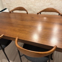 インテリアショップ　五点セット
ダイニングテーブルの画像