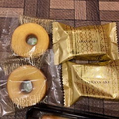 ヨックモック　クッキー　バームクーヘン　チョコケーキの画像