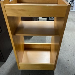 キャスターワゴン　収納家具の画像