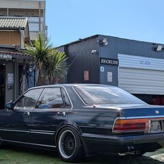 ローンは毎月17,600円～　日産　グロリア　グランツーリスモSV　V6ツインカムターボ　タイベル交換済み　社外マフラー　ローダウン　WORK16インチメッシュアルミホイール　パワーシート　の画像