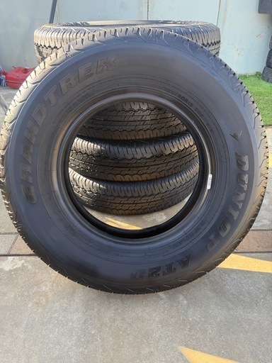 ダンロップ  15インチ タイヤのみ　
195/50R15