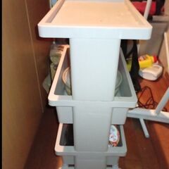 サイドテーブル（3段あります）の画像