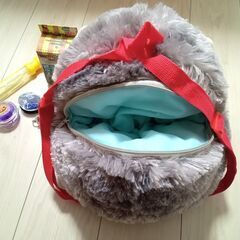 ハリンちゃんリュックとおまけのおもちゃの画像