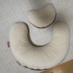 エールべべ　授乳クッションの画像