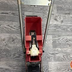 ▲【引取限定】 向井工業  ごんべえ 手押式播種機 HS-300【中古】の画像