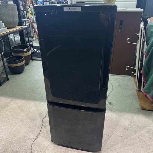 172 MITSUBISHI 冷蔵庫 146L 2019年製 MR-P15E-B1