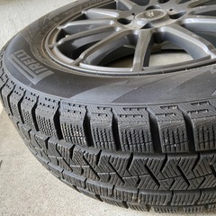 スタッドレスタイヤ 185/65 R15 の画像