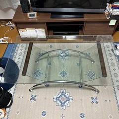 ガラス製ローテーブルの画像