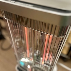 Aladdin AEH-2G10N アラジン グラファイトヒーター アラジン ヒーター 電気ストーブ 遠赤外線ヒーター 21年製 美品 暖房器具 ヒーター ストーブ 電気ヒーター 遠赤外線 ストーブ アラジン電気ストーブ aladdin aladdin aeh-2g10n ヒーター 美品の画像