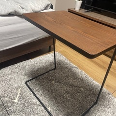 サイドテーブルの画像