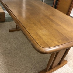 ダイニングテーブルの画像