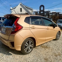 平成２６年ホンダフィットハイブリッド　96,995km 車検　８年／12月の画像