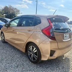 平成２６年ホンダフィットハイブリッド　96,995km 車検　８年／12月の画像