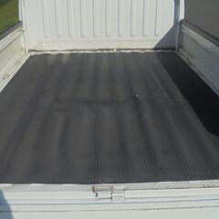 ☆彡８２０００キロ実走！！サンバートラック４ＷＤ！寒効きエアコン！５ＭＴ！バリ山タイヤ！！実検査令和９年１２月！！の画像