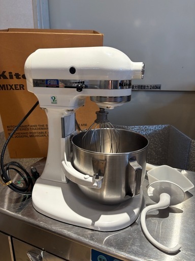 FMIのキッチンエイドミキサー(KSM5WH)2010年製