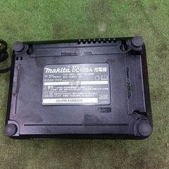 マキタ DC10SA 充電器 10.8V【野田愛宕店】【店頭取引限定】【中古】管理番号：ITHFKVVJAG5Sの画像