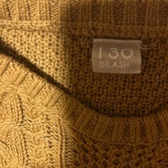 一度のみ使用　DILASH　130 茶のニットの画像