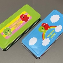 ガチャピン&ムック ブリキ製ペンケースの画像