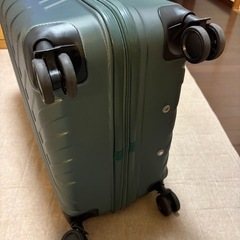 スーツケース　預け入れサイズの画像