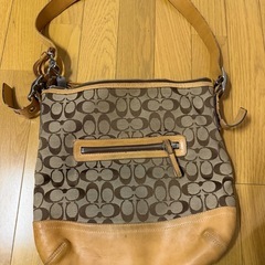 coachショルダーバックの画像