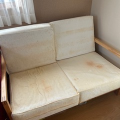 IKEA2人掛けソファ　木製木枠クッションカバー取り外し可の画像