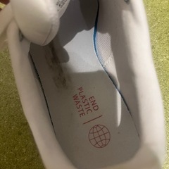 adidasスニーカーの画像