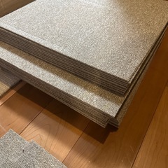 タイルカーペット（グレー）の画像