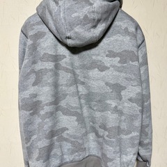 ユニクロボアスウェットフルジップパーカーの画像