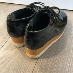 レディースブランドスニーカー23.5クロの画像