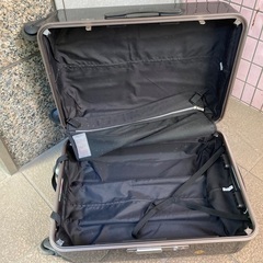 濃いグレースーツケース65.40.30の画像