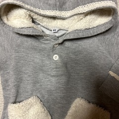 グレーのパーカー　80の画像