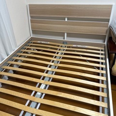 ベッドフレームの画像