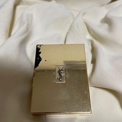 サンローランチークの画像