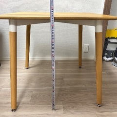 机・テーブルの画像