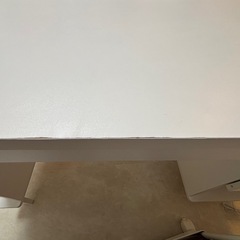 ネイルテーブル5ヶ月使用　イス　ライト付きの画像