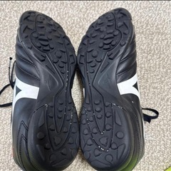 Mizuno サッカーシューズ ブラック/レッドの画像