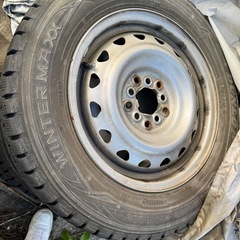 スタッドレスタイヤの画像