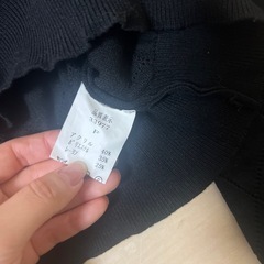 薄いセーターの画像