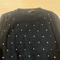 薄いセーターの画像