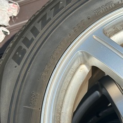 スタッドレスタイヤの画像