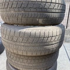 スタッドレスタイヤの画像